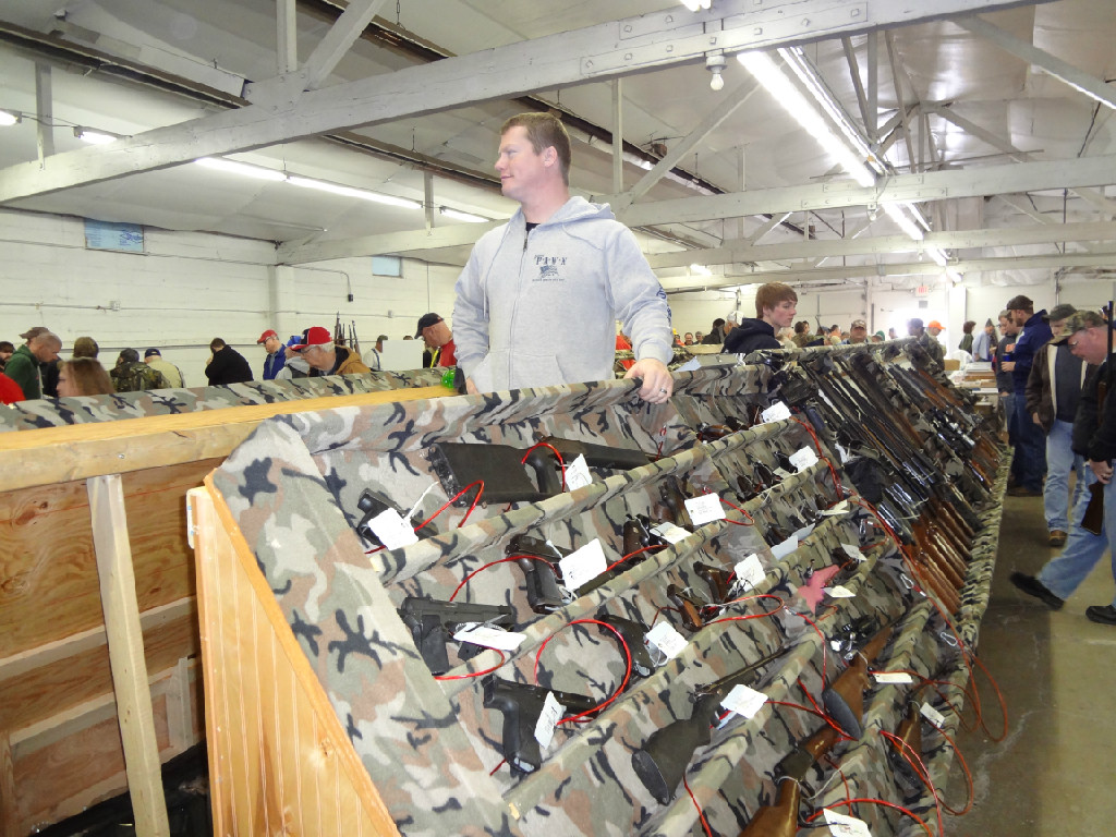 Tri-State Holiday Gun Show