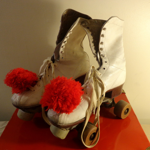 VINTAGE WOMENS BROOKS ROLLER SKATES 55774 78P CHICAGO WHEELS POM